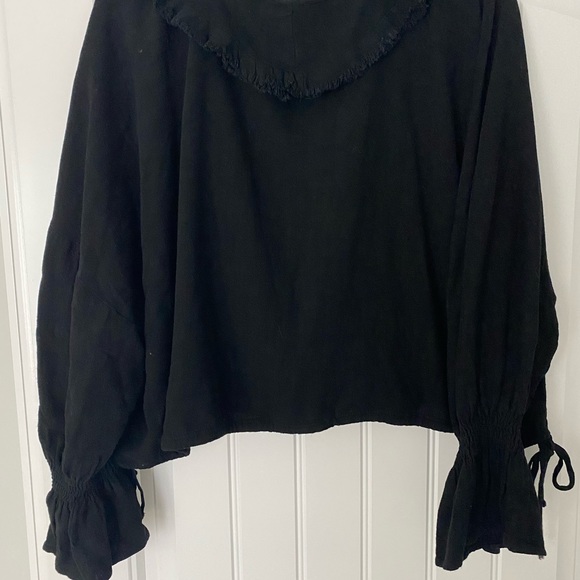 Ruffled crop top - Picture 2 of 2